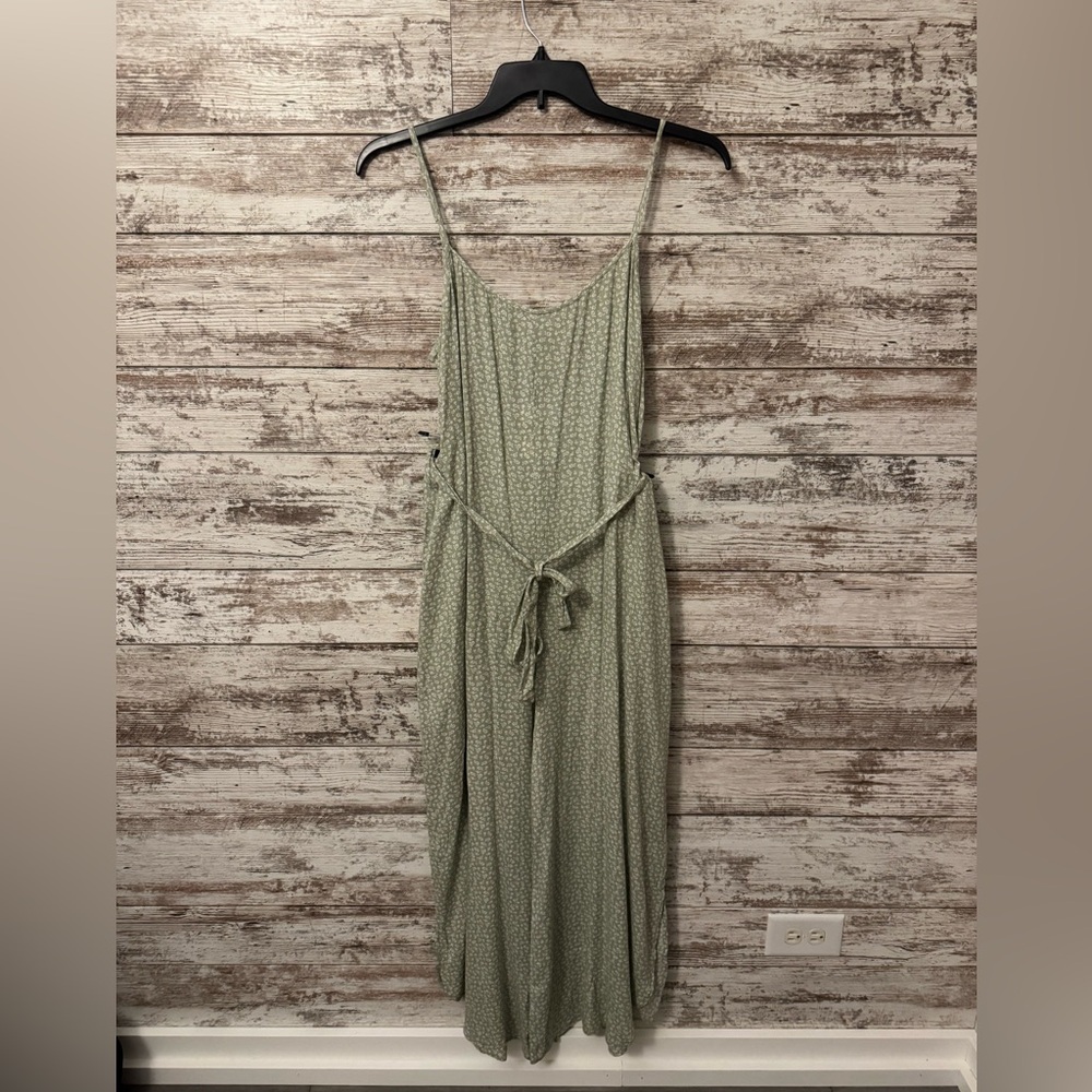 Elegant Green Spaghetti Strap Dress